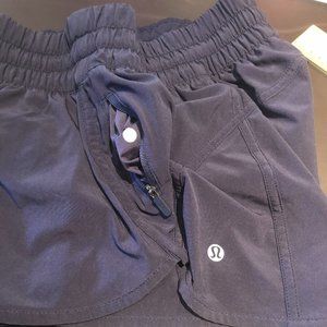 Lululemon SIZE 6 TRACKER SHORTS DARK NAVY LW7AA6S